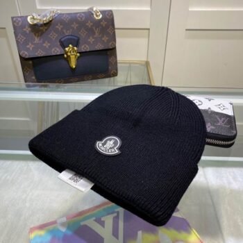 BEANIE M*NCL*R